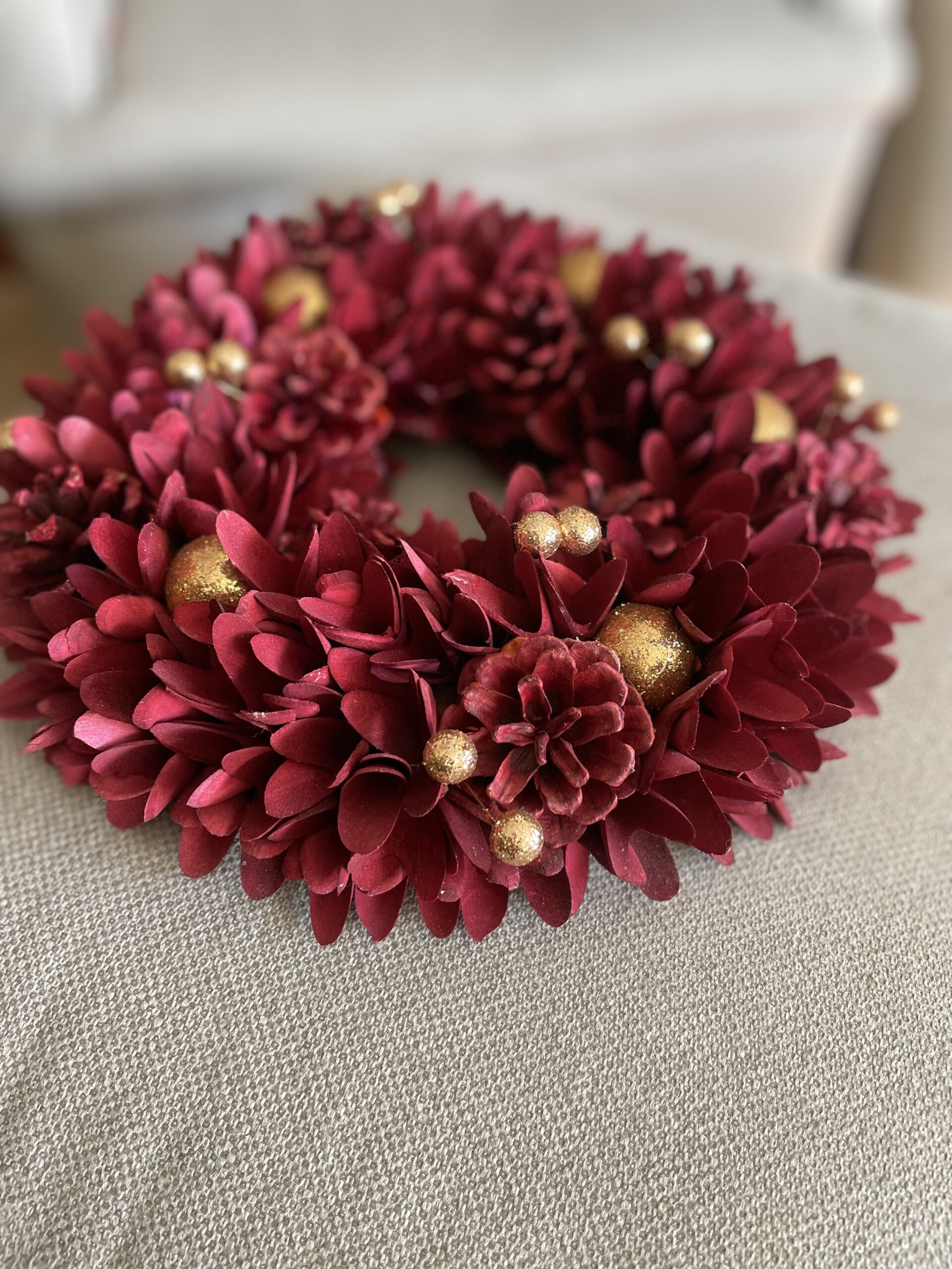 Corona navideña de madera