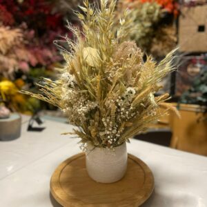 Centro rústico en tonos naturales